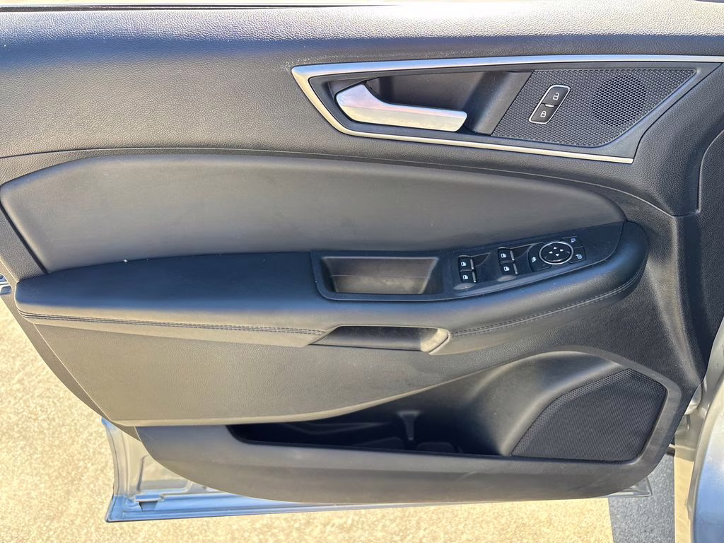 2024 Silver Metallic Ford Edge SEL AWD SUV