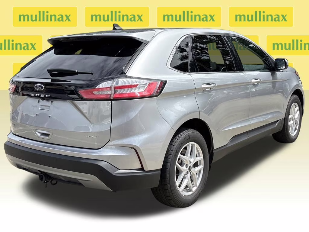 2024 Silver Metallic Ford Edge SEL AWD SUV