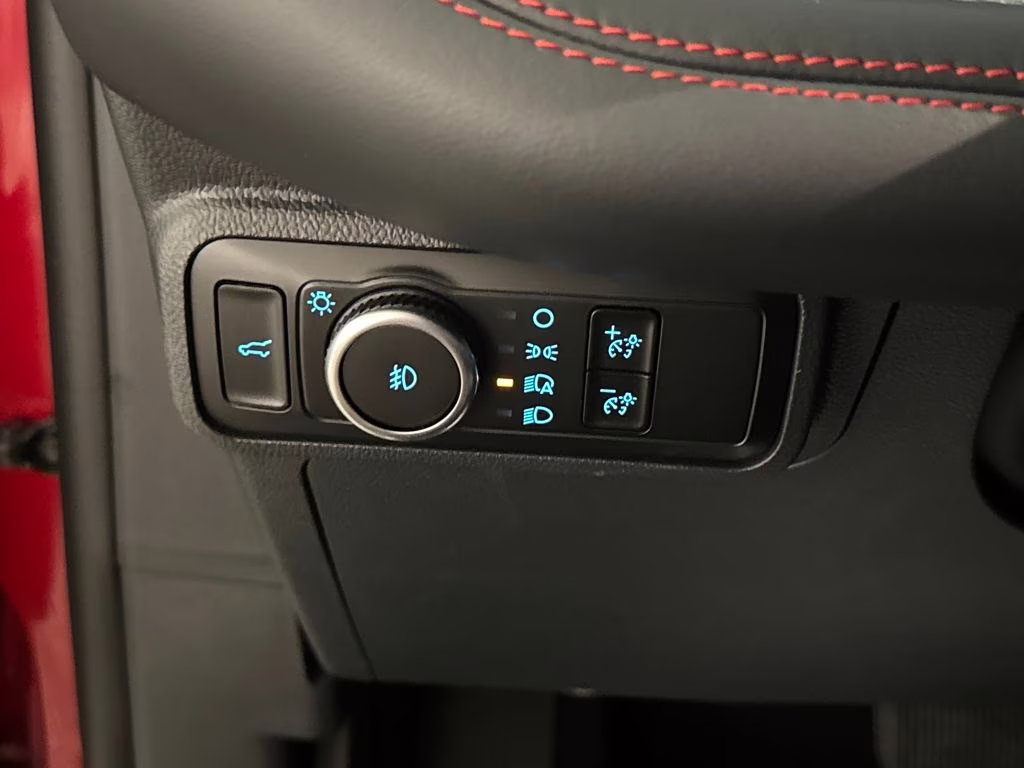 2026 Rapid Red Metallic Tinted Clearcoat Ford Explorer ST-Line RWD SUV