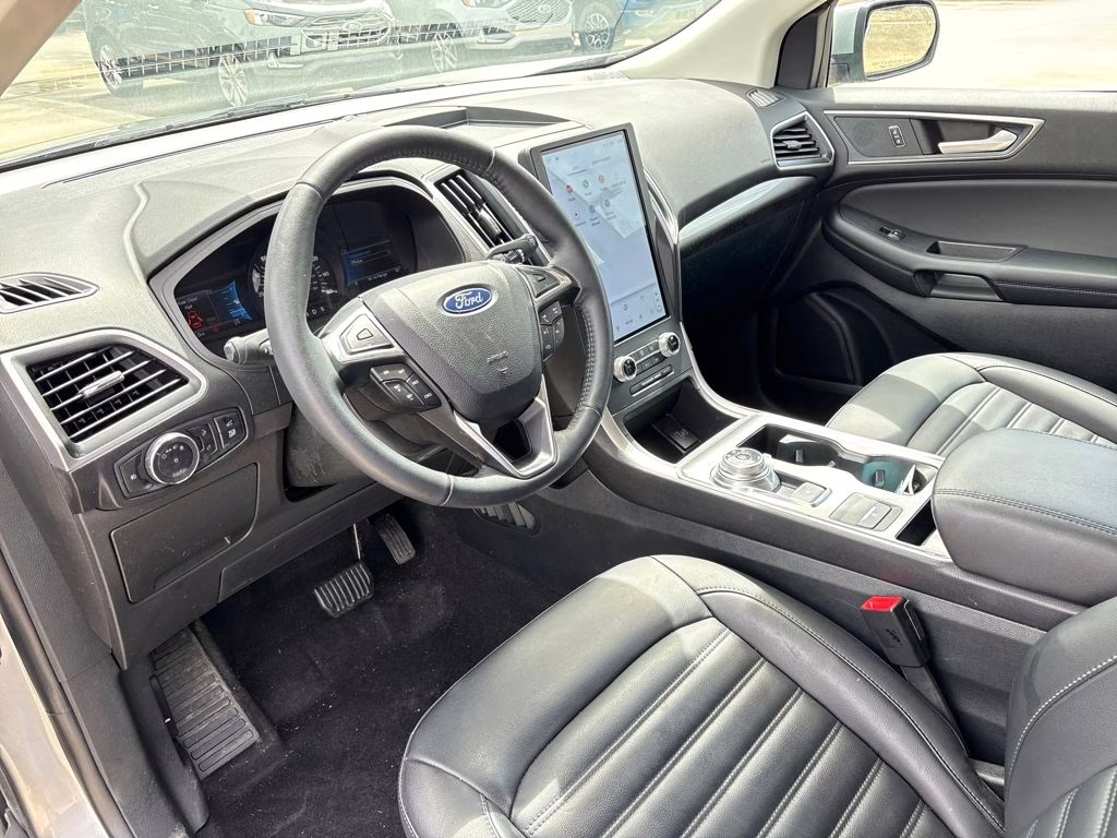 2024 Silver Metallic Ford Edge SEL AWD SUV