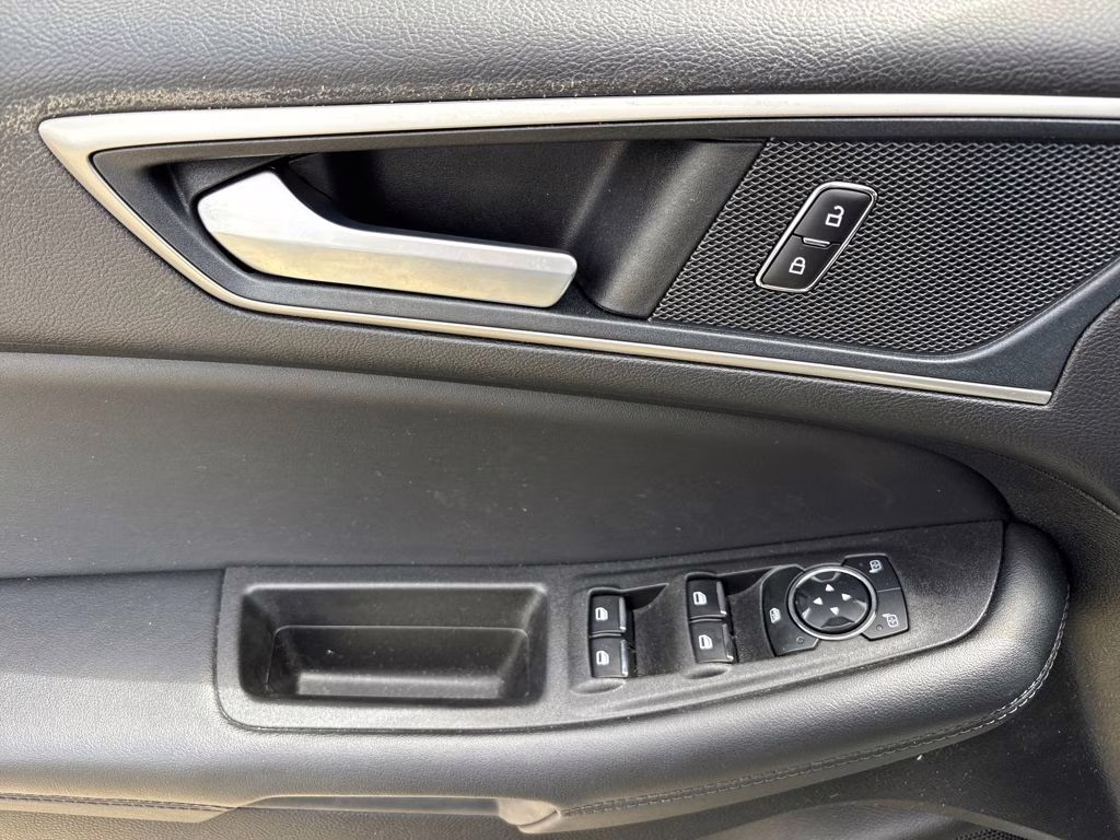 2024 Silver Metallic Ford Edge SEL AWD SUV