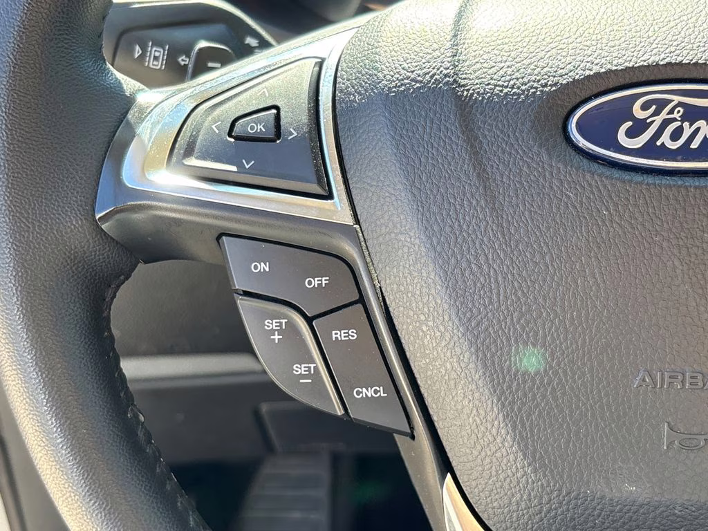 2024 Silver Metallic Ford Edge SEL AWD SUV