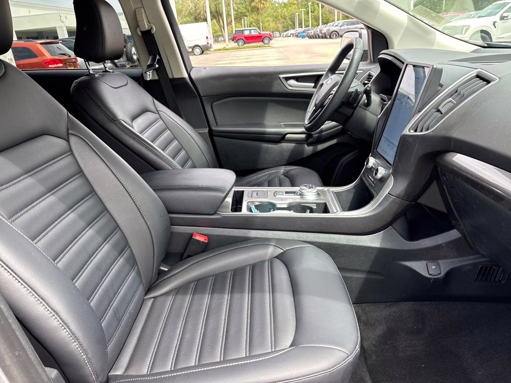 2024 Silver Metallic Ford Edge SEL AWD SUV