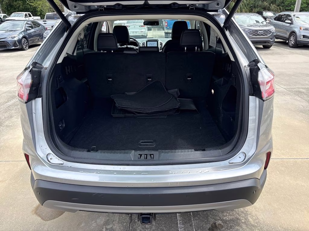 2024 Silver Metallic Ford Edge SEL AWD SUV