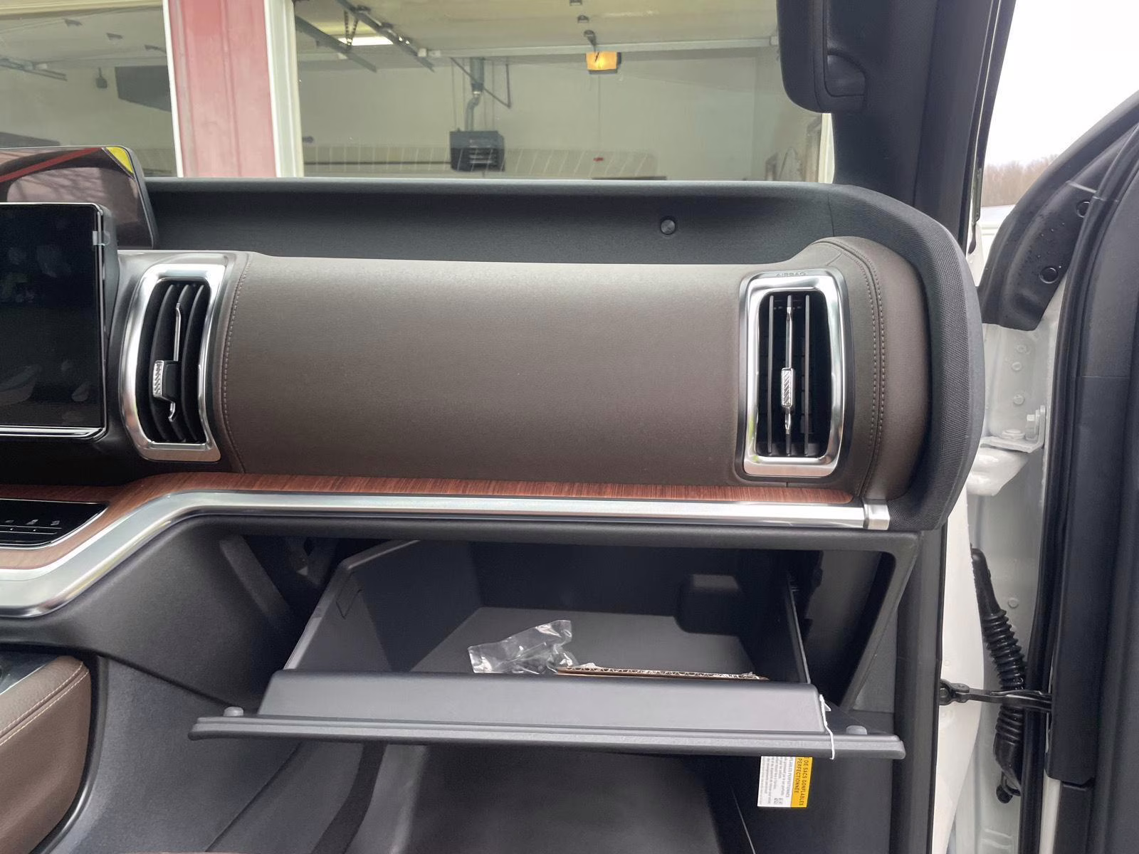 2026 Star White Metallic Tri-Coat Ford Expedition Max King Ranch 4X4 SUV