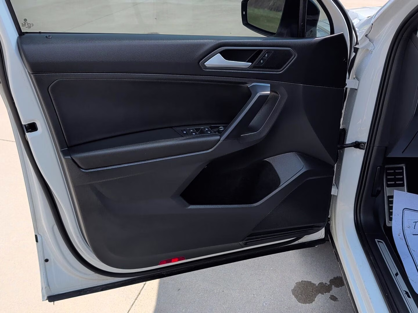 2021 Pure White Volkswagen Tiguan SE R-Line Black FWD SUV