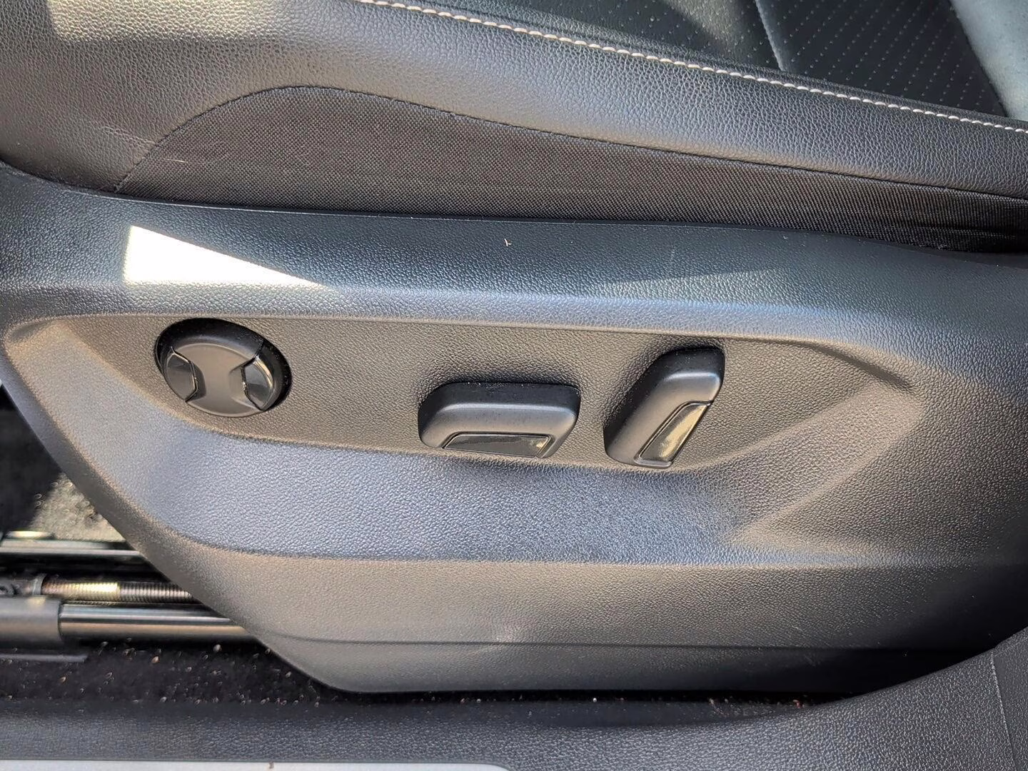 2021 Pure White Volkswagen Tiguan SE R-Line Black FWD SUV