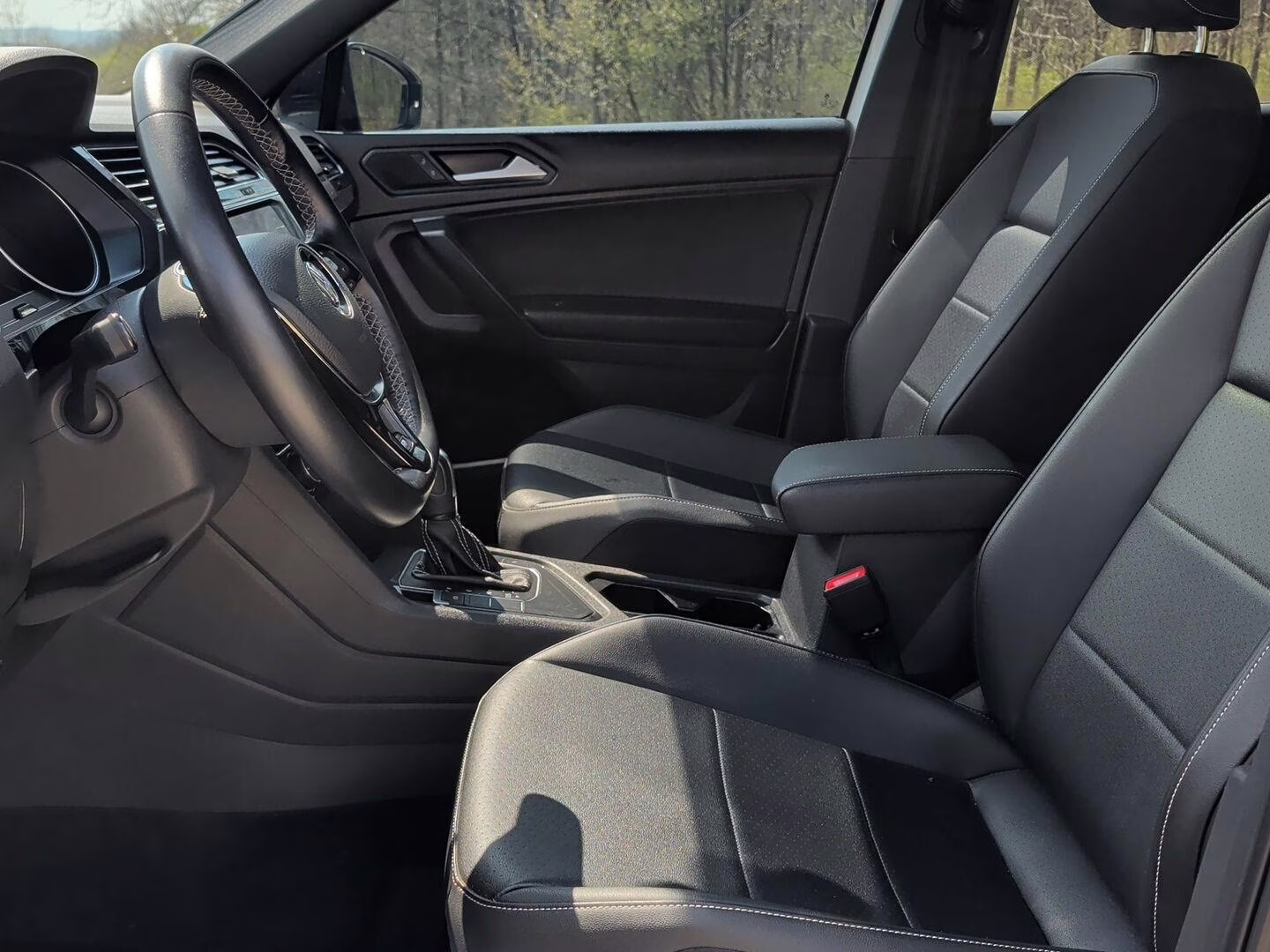 2021 Pure White Volkswagen Tiguan SE R-Line Black FWD SUV