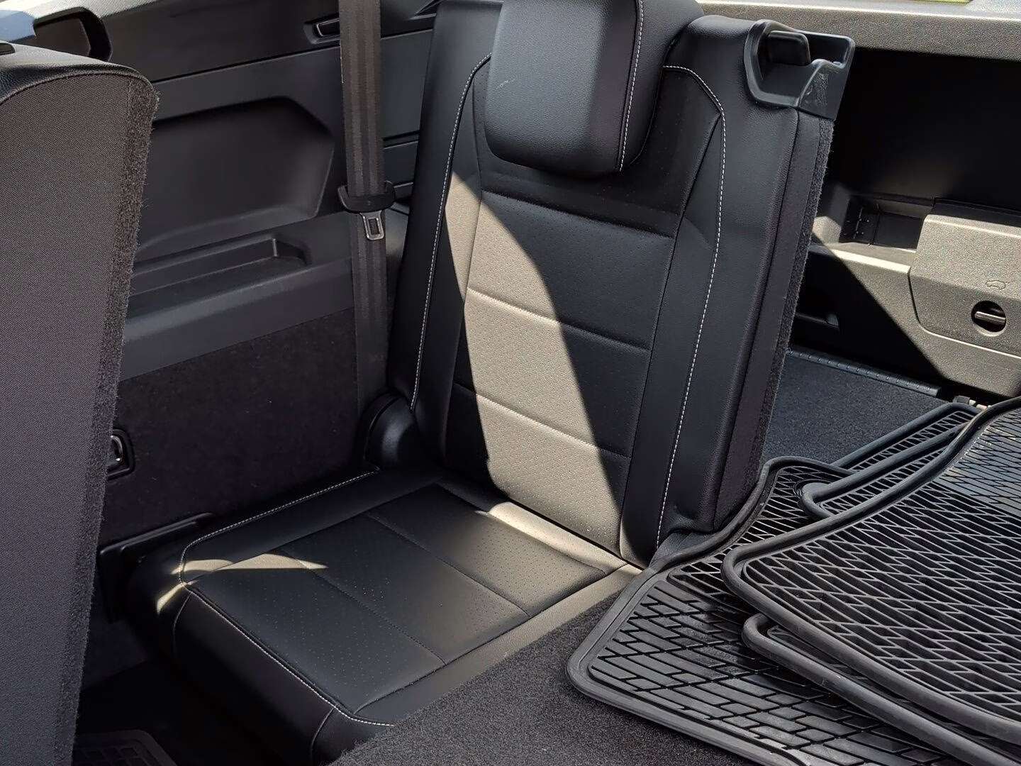 2021 Pure White Volkswagen Tiguan SE R-Line Black FWD SUV