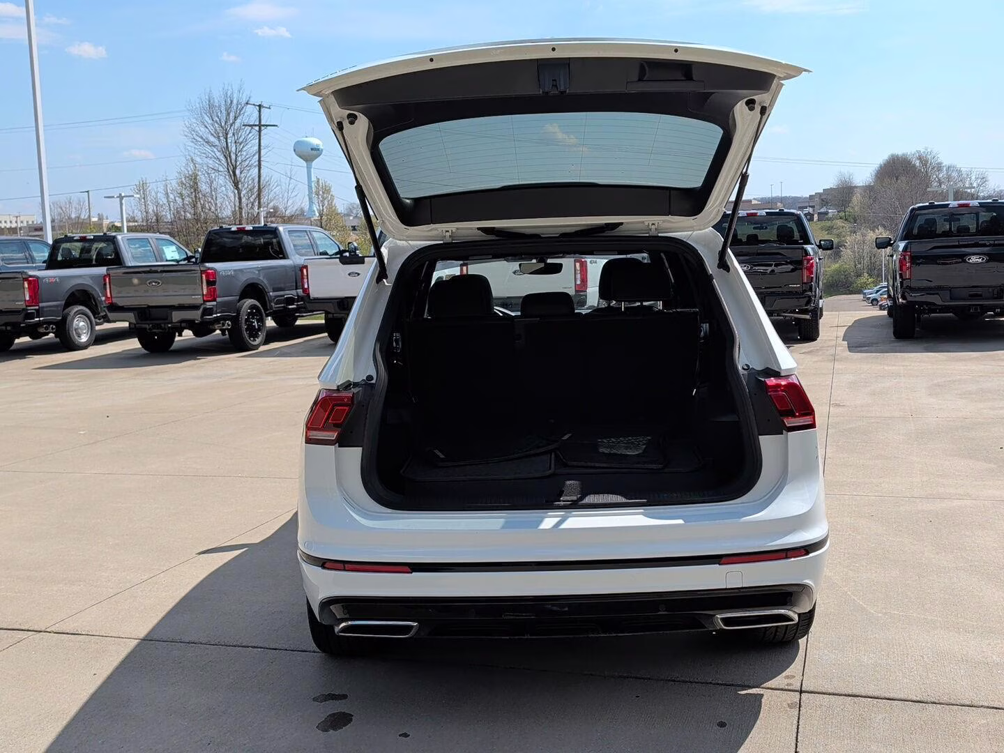 2021 Pure White Volkswagen Tiguan SE R-Line Black FWD SUV