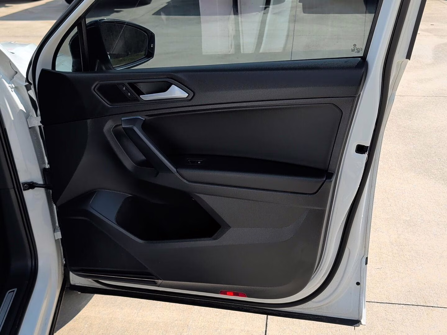 2021 Pure White Volkswagen Tiguan SE R-Line Black FWD SUV