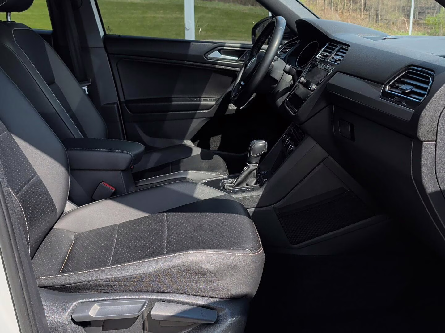 2021 Pure White Volkswagen Tiguan SE R-Line Black FWD SUV