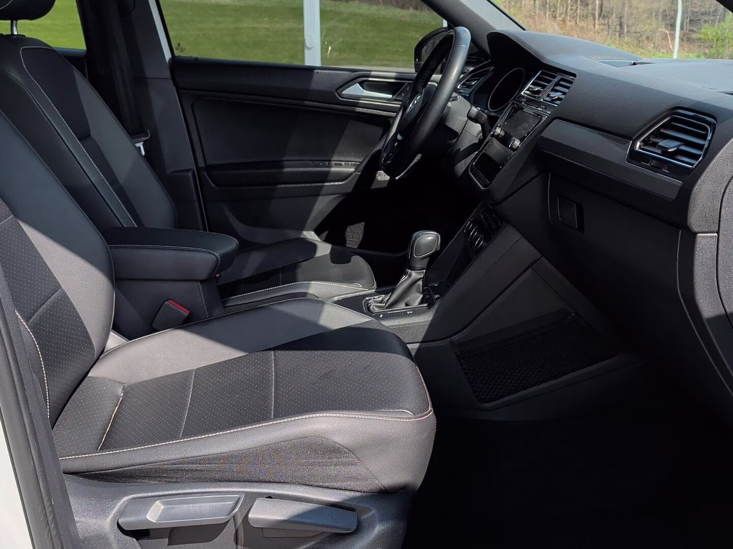 2021 Pure White Volkswagen Tiguan SE R-Line Black FWD SUV