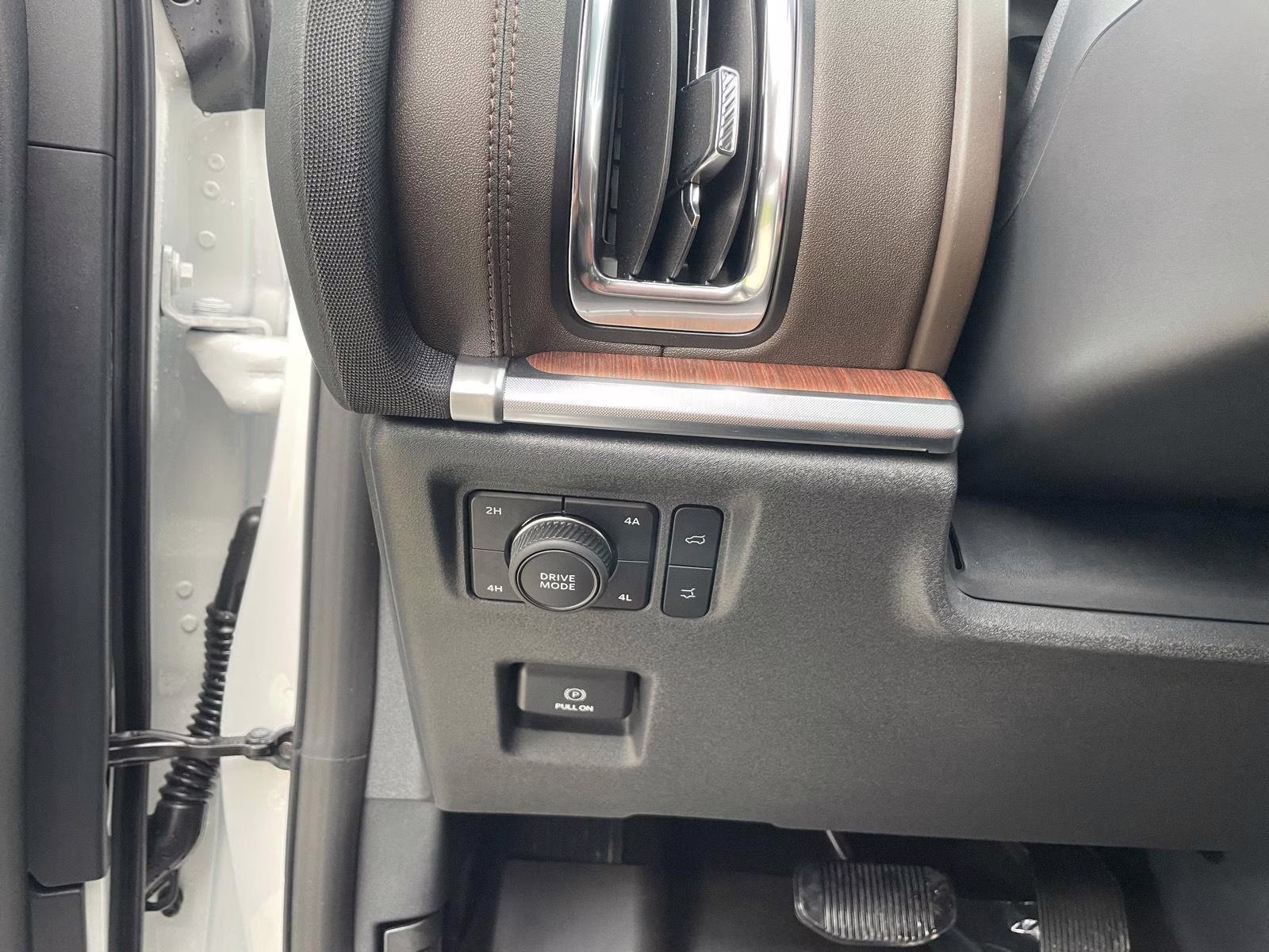 2026 Star White Metallic Tri-Coat Ford Expedition Max King Ranch 4X4 SUV