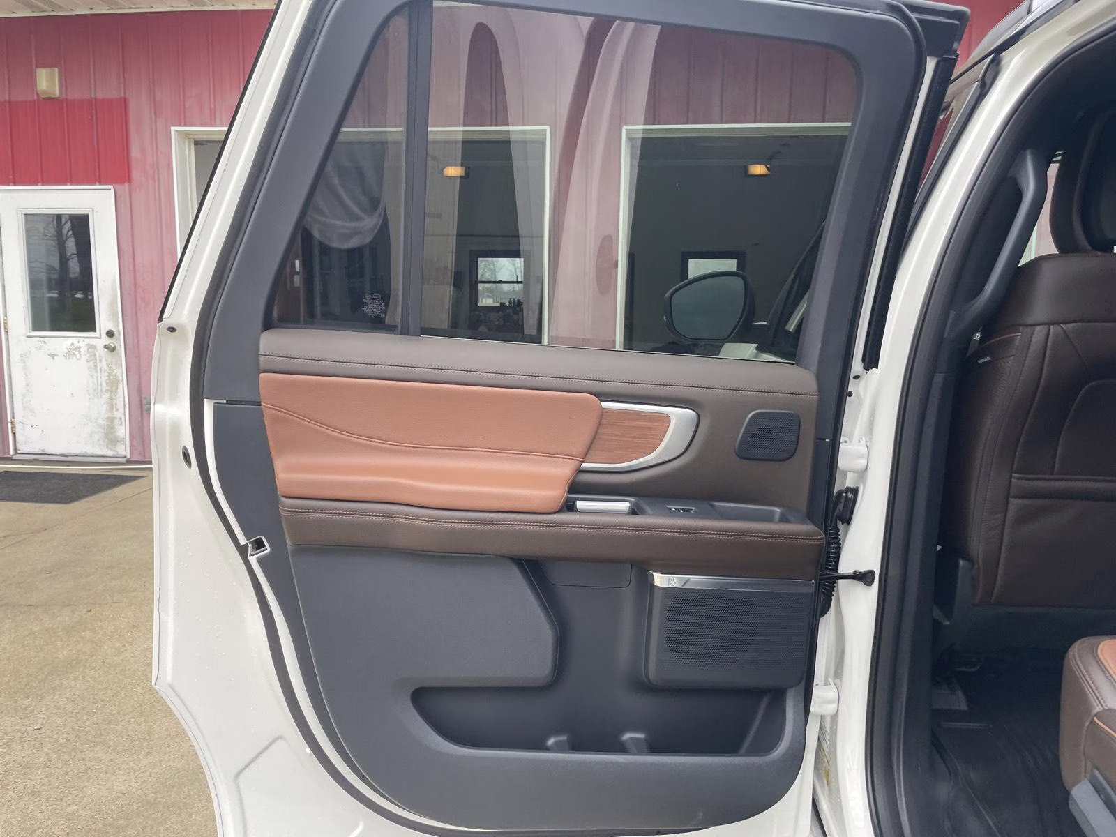 2026 Star White Metallic Tri-Coat Ford Expedition Max King Ranch 4X4 SUV