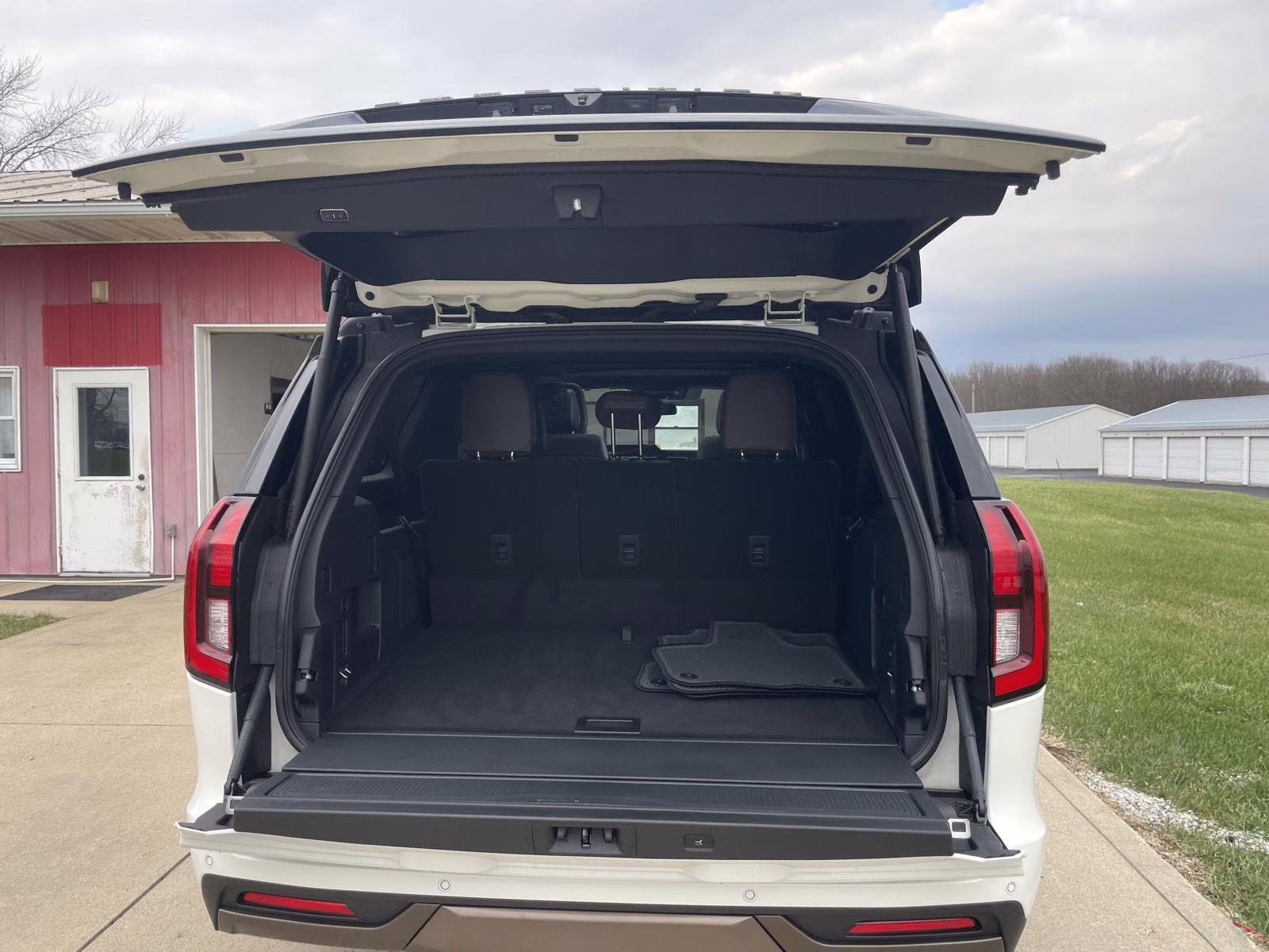 2026 Star White Metallic Tri-Coat Ford Expedition Max King Ranch 4X4 SUV