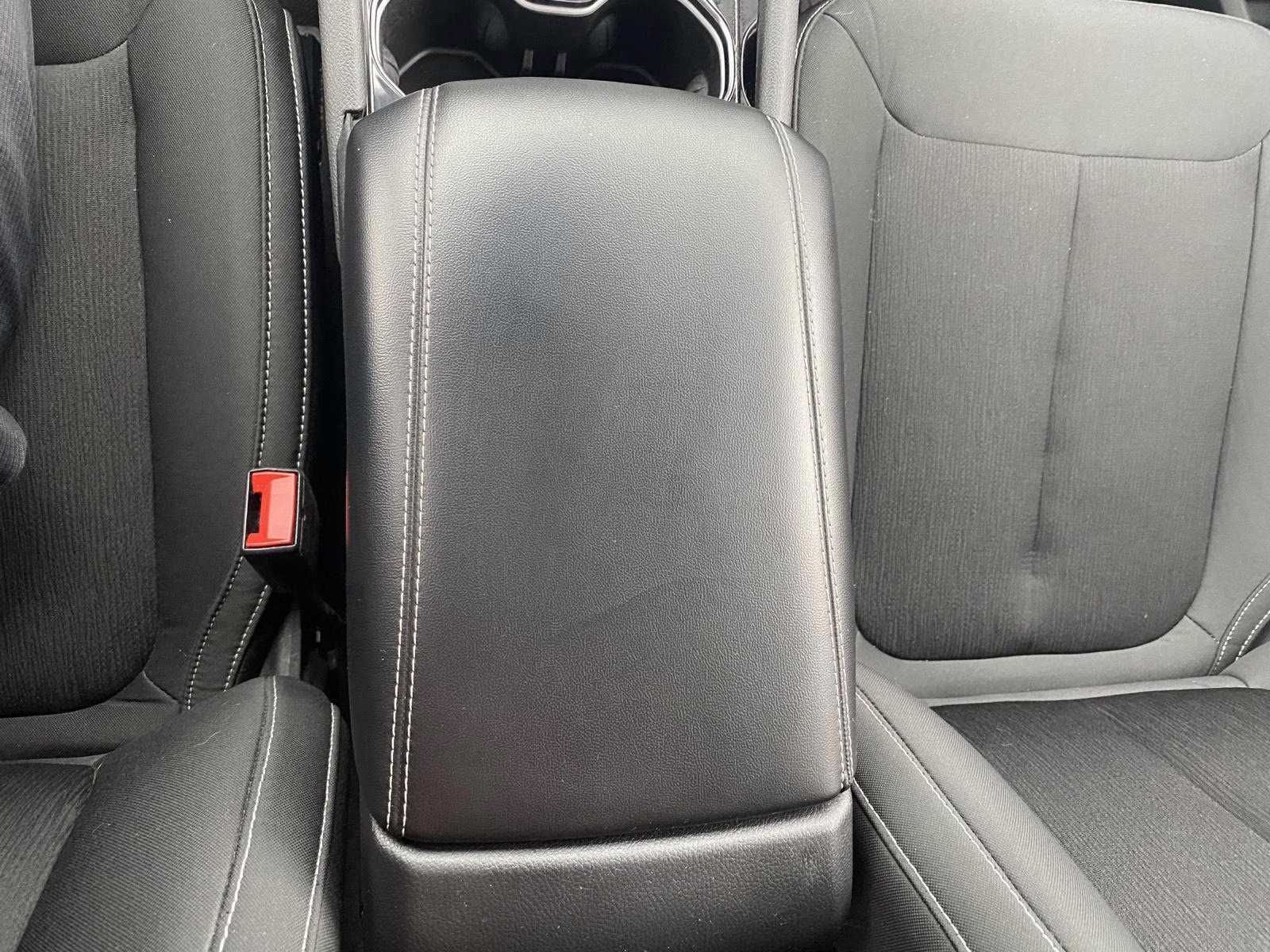 2022 Bright White Clearcoat Jeep Grand Cherokee Laredo 4X4 SUV