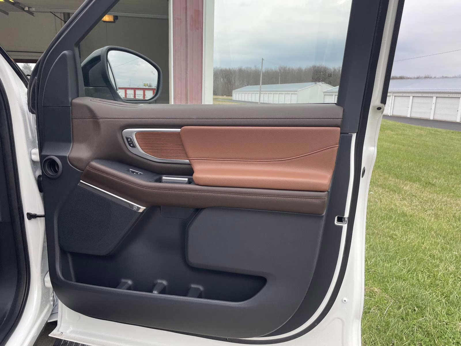 2026 Star White Metallic Tri-Coat Ford Expedition Max King Ranch 4X4 SUV