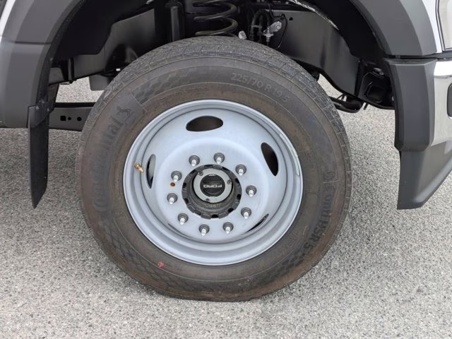 2026 Oxford White Ford Super Duty F-450 DRW XL 4X4 Truck