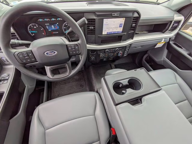 2026 Oxford White Ford Super Duty F-450 DRW XL 4X4 Truck