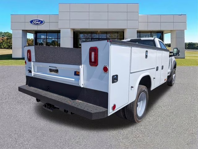 2026 Oxford White Ford Super Duty F-550 DRW XL 4X4 Truck