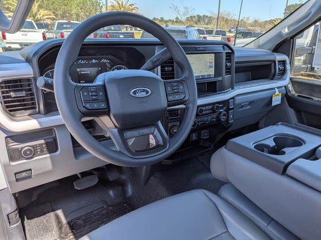 2026 Oxford White Ford Super Duty F-550 DRW XL 4X4 Truck