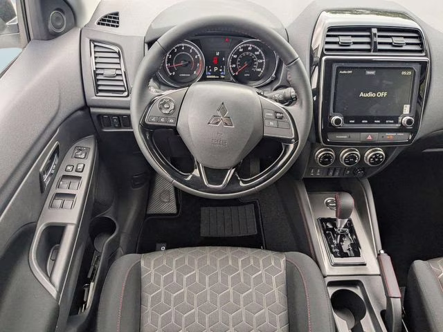 2026 White Diamond Mitsubishi Outlander Sport 2.0 LE 4X4 SUV