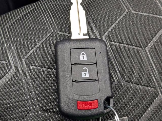 2026 White Diamond Mitsubishi Outlander Sport 2.0 LE 4X4 SUV