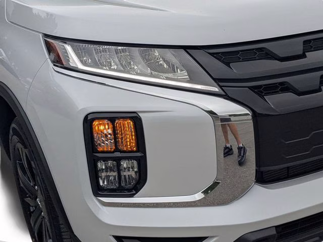 2026 White Diamond Mitsubishi Outlander Sport 2.0 LE 4X4 SUV