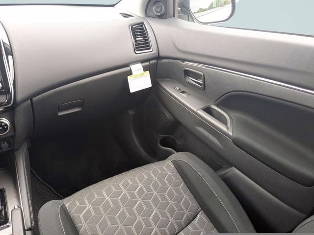 2026 Alloy Silver Metallic Mitsubishi Outlander Sport 2.0 ES 4X4 SUV