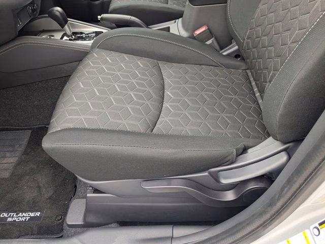 2026 Alloy Silver Metallic Mitsubishi Outlander Sport 2.0 ES 4X4 SUV