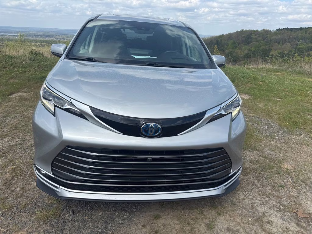 2023 Celestial Silver Metallic Toyota Sienna Platinum AWD Van