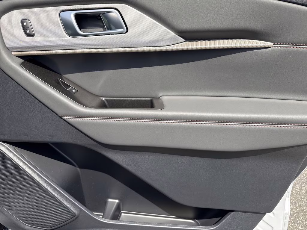 2026 Space White Metallic Ford Explorer Active RWD SUV