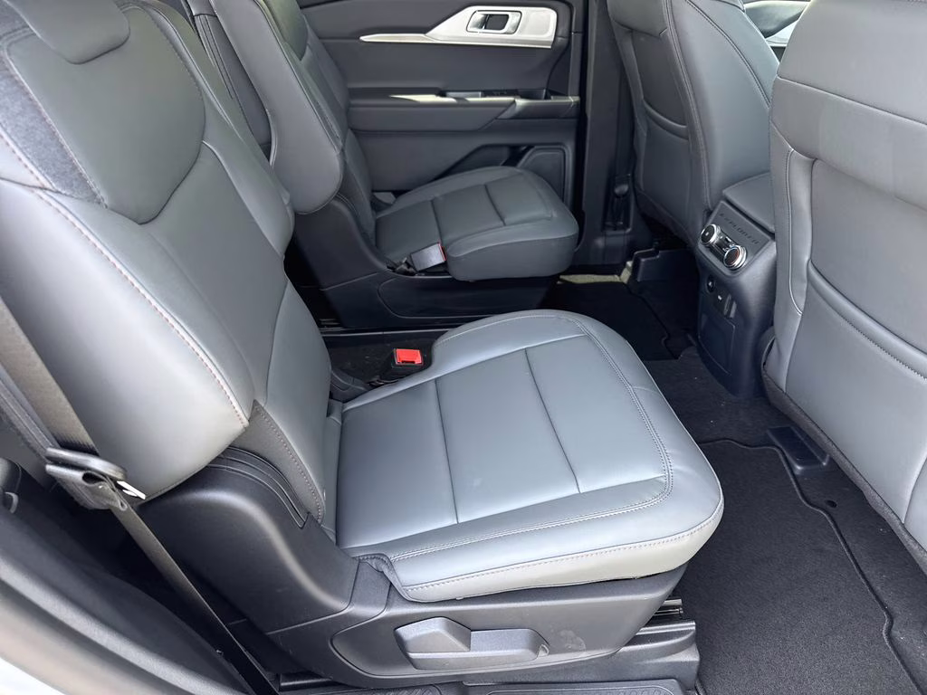 2026 Space White Metallic Ford Explorer Active RWD SUV