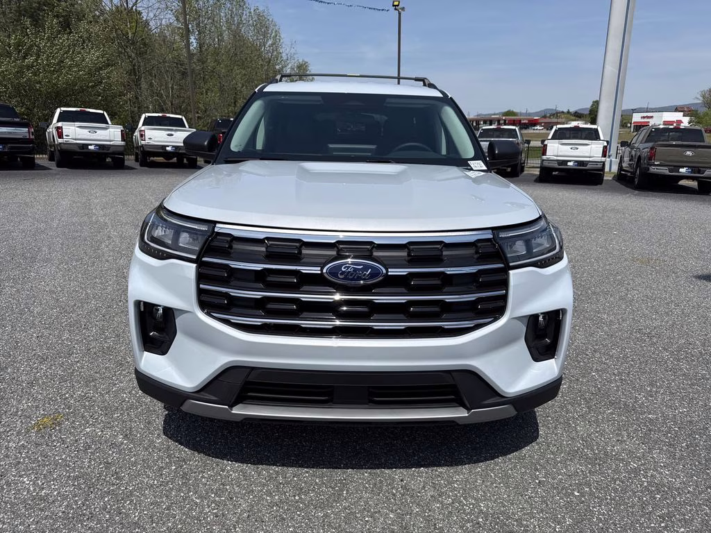 2026 Space White Metallic Ford Explorer Active RWD SUV