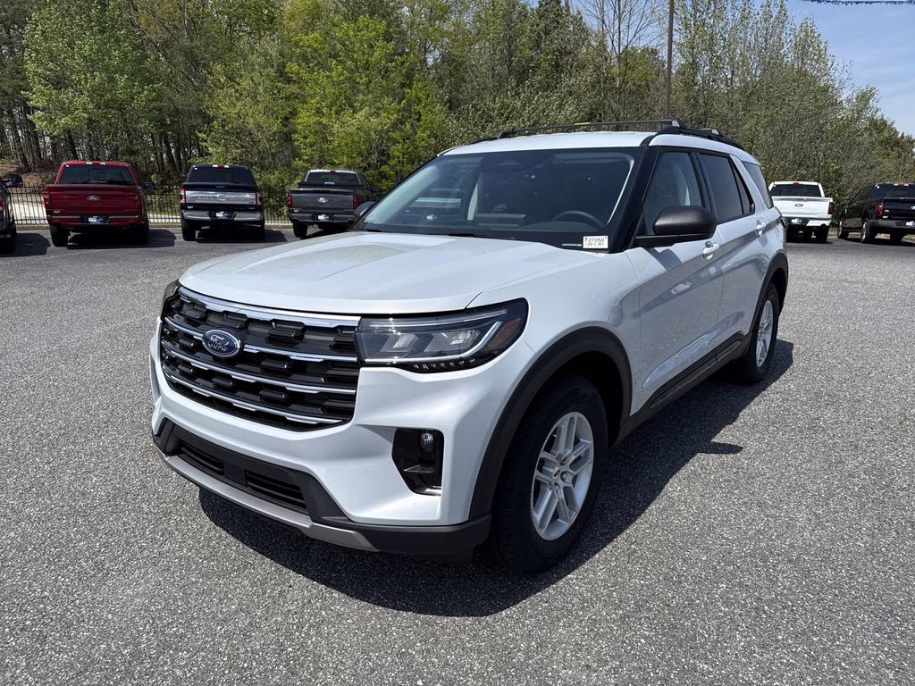 2026 Space White Metallic Ford Explorer Active RWD SUV