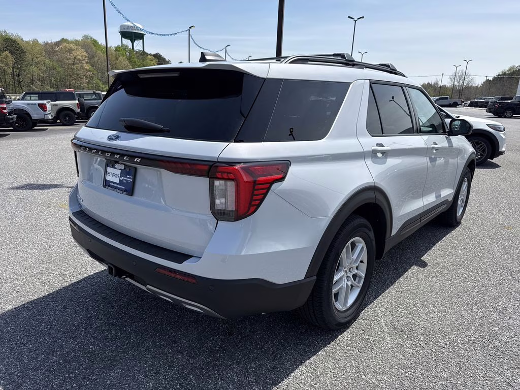 2026 Space White Metallic Ford Explorer Active RWD SUV
