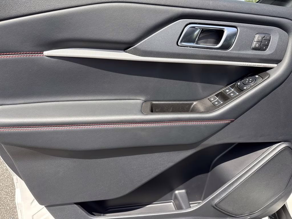 2026 Star White Metallic Tri-Coat Ford Explorer ST-Line 4X4 SUV