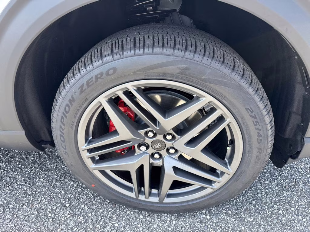 2026 Star White Metallic Tri-Coat Ford Explorer ST-Line 4X4 SUV