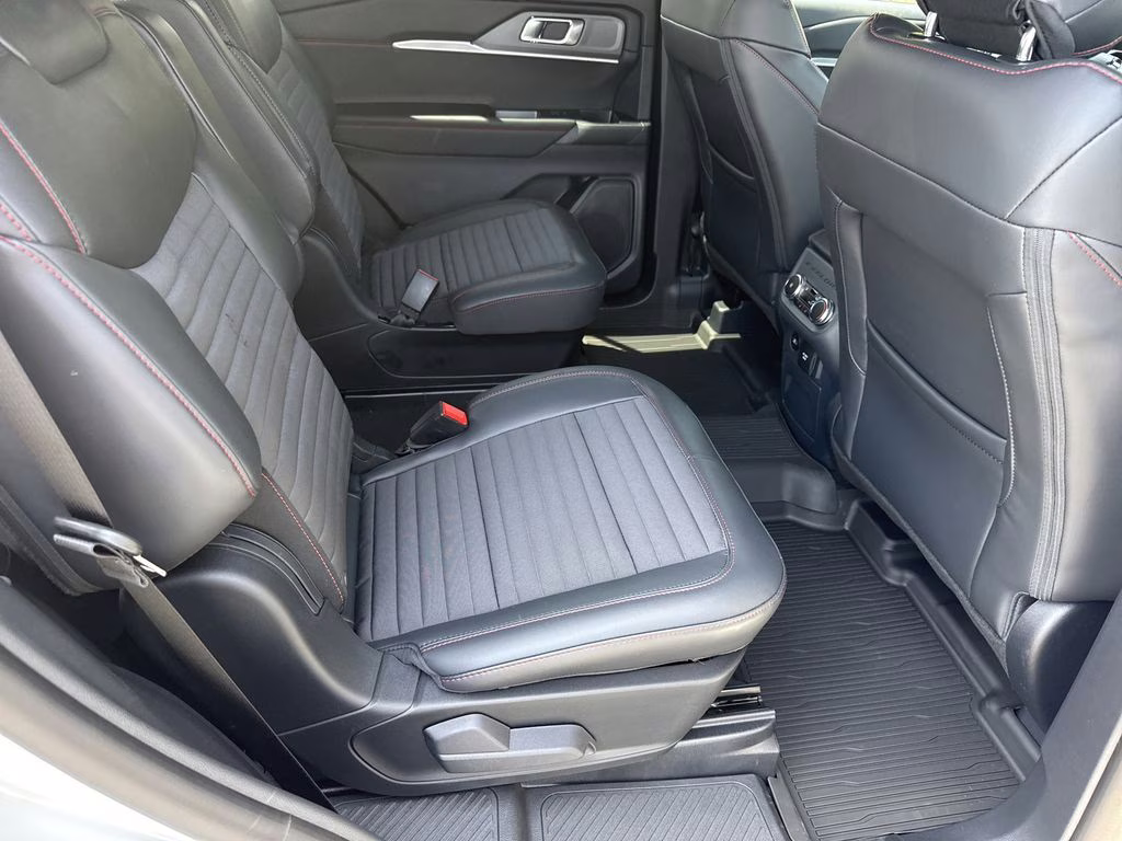 2026 Star White Metallic Tri-Coat Ford Explorer ST-Line 4X4 SUV