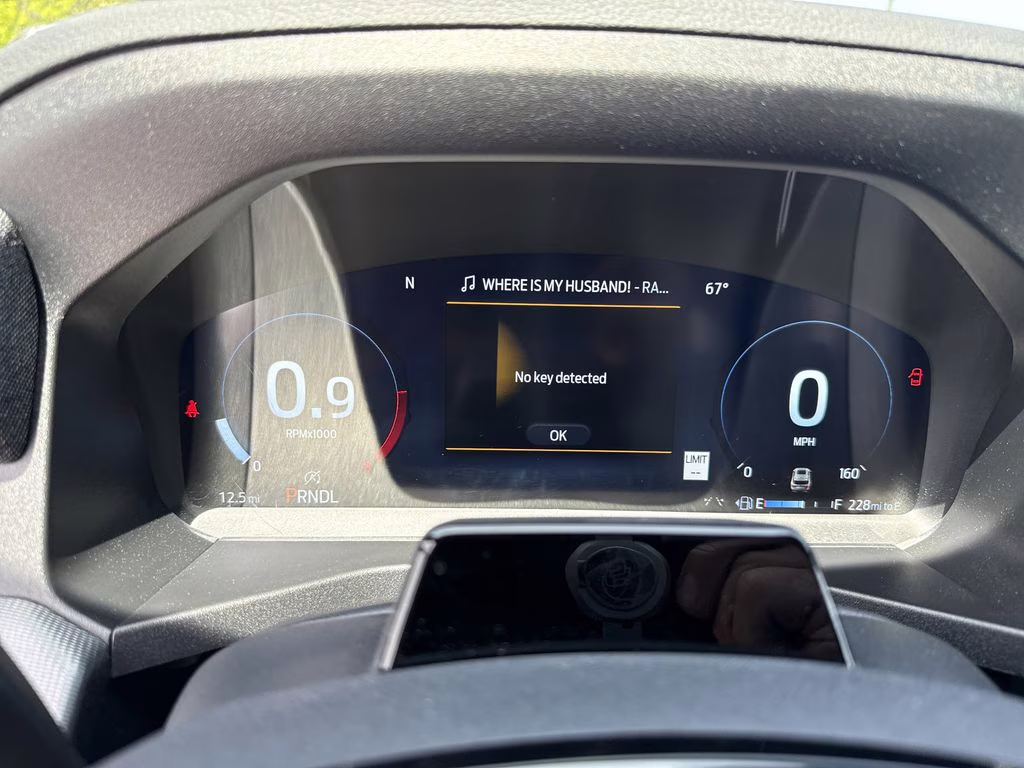 2026 Star White Metallic Tri-Coat Ford Explorer ST-Line 4X4 SUV