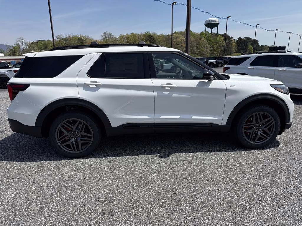 2026 Star White Metallic Tri-Coat Ford Explorer ST-Line 4X4 SUV