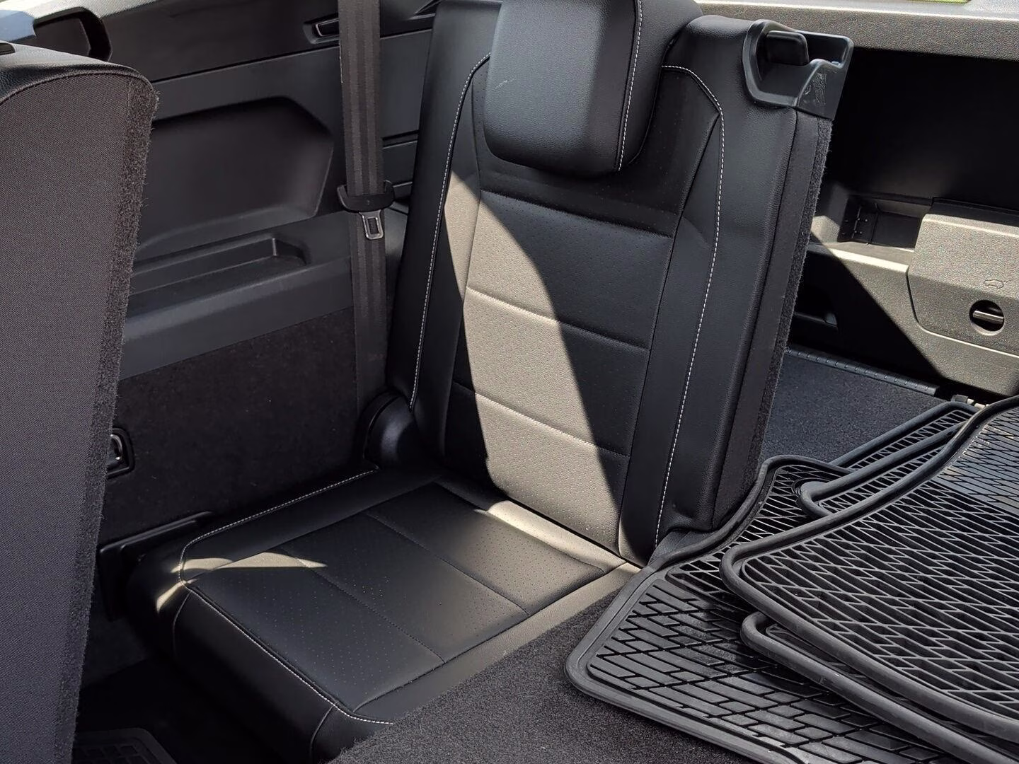 2021 Pure White Volkswagen Tiguan SE R-Line Black FWD SUV