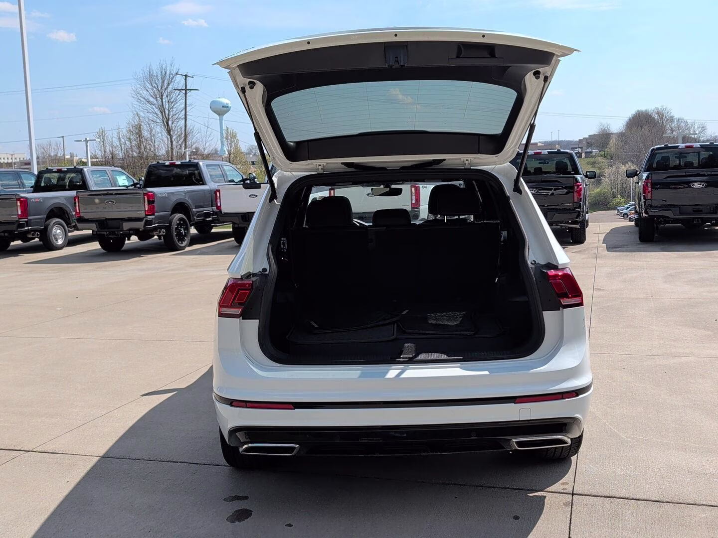 2021 Pure White Volkswagen Tiguan SE R-Line Black FWD SUV