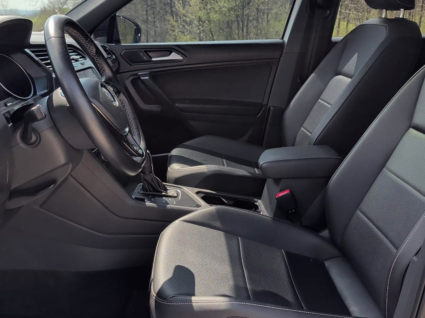 2021 Pure White Volkswagen Tiguan SE R-Line Black FWD SUV