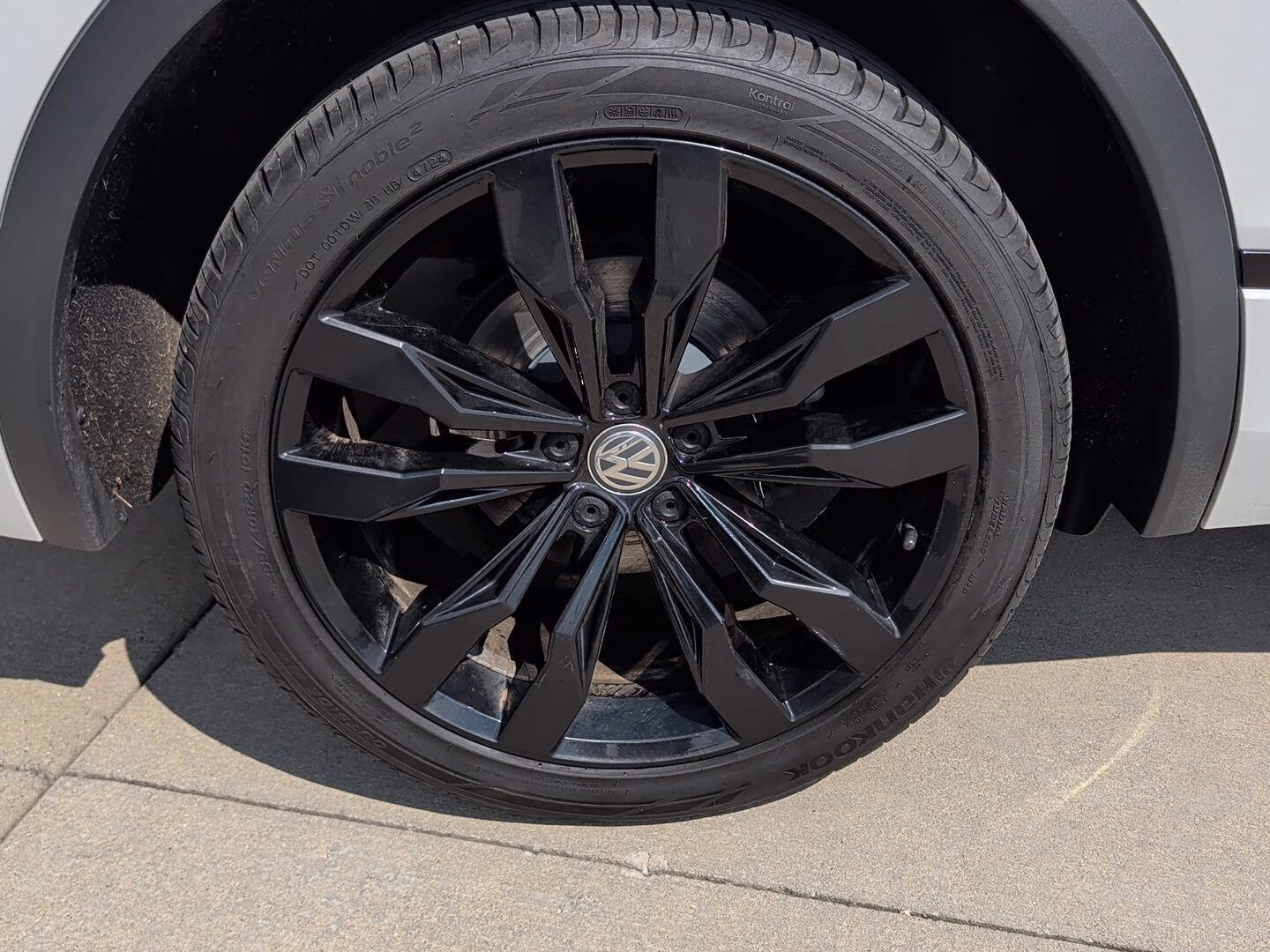2021 Pure White Volkswagen Tiguan SE R-Line Black FWD SUV