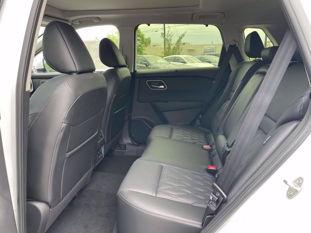 2026 Everest White Pearl Tricoat Nissan Rogue Platinum AWD SUV