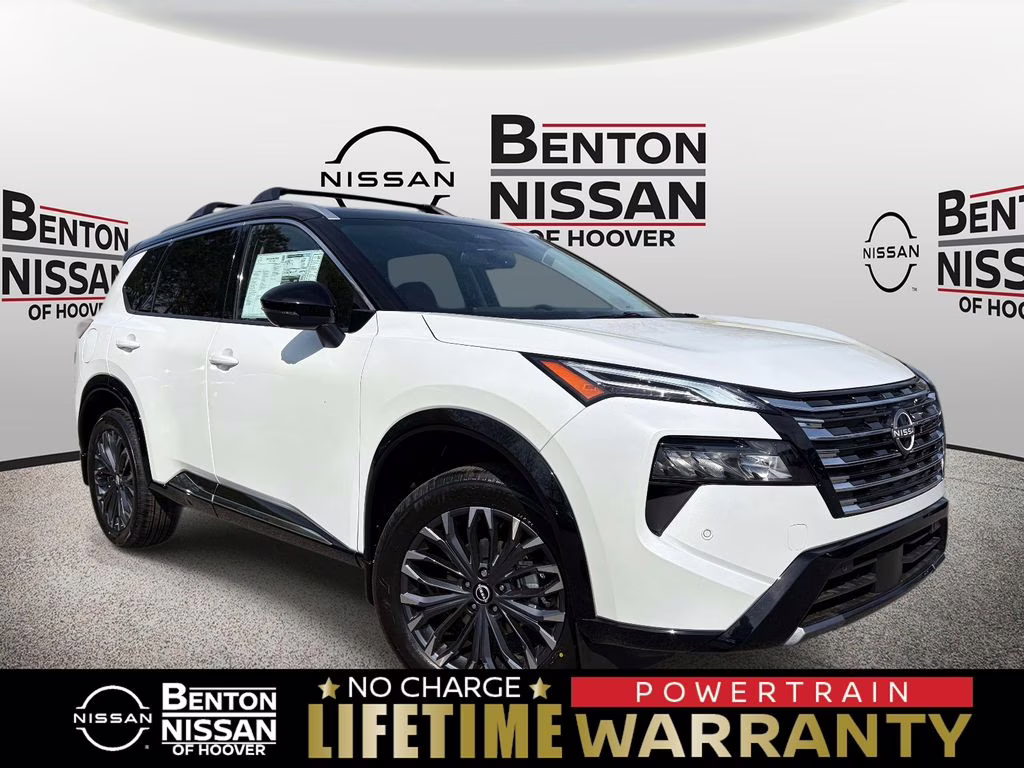 2026 Everest White Pearl/Super Black Nissan Rogue Platinum AWD SUV
