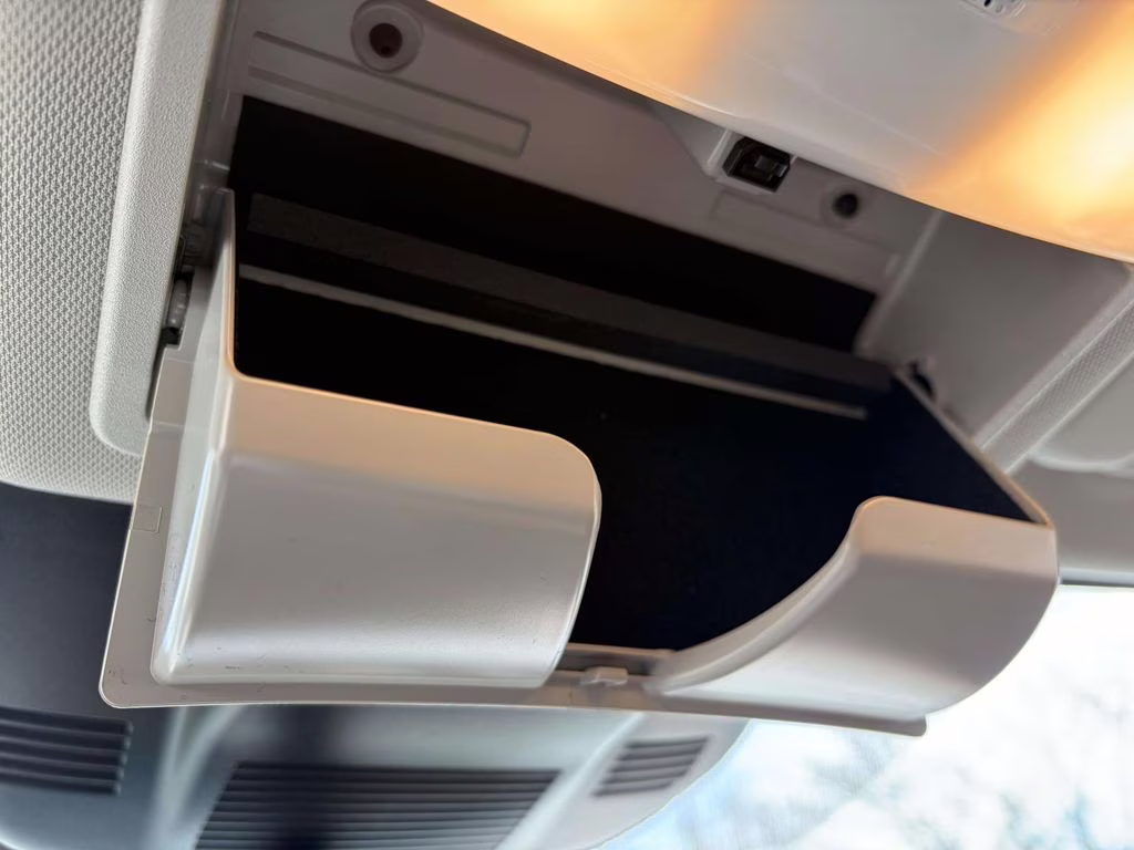 2026 Everest White Pearl/Super Black Nissan Rogue Platinum AWD SUV