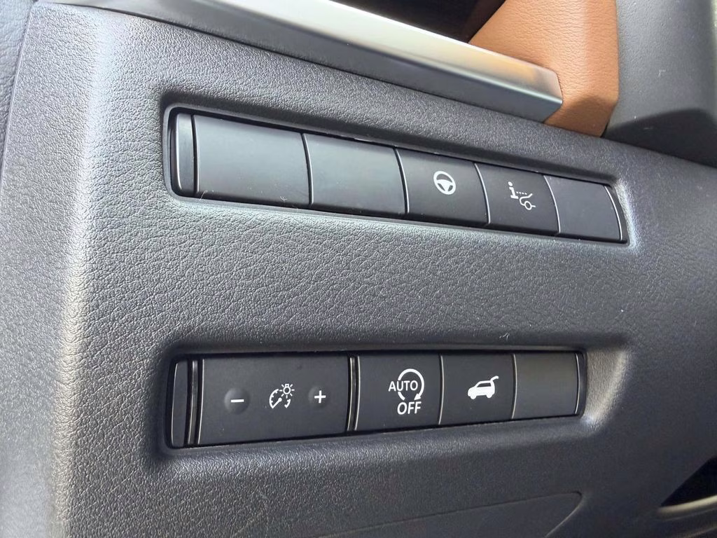 2026 Everest White Pearl/Super Black Nissan Rogue Platinum AWD SUV